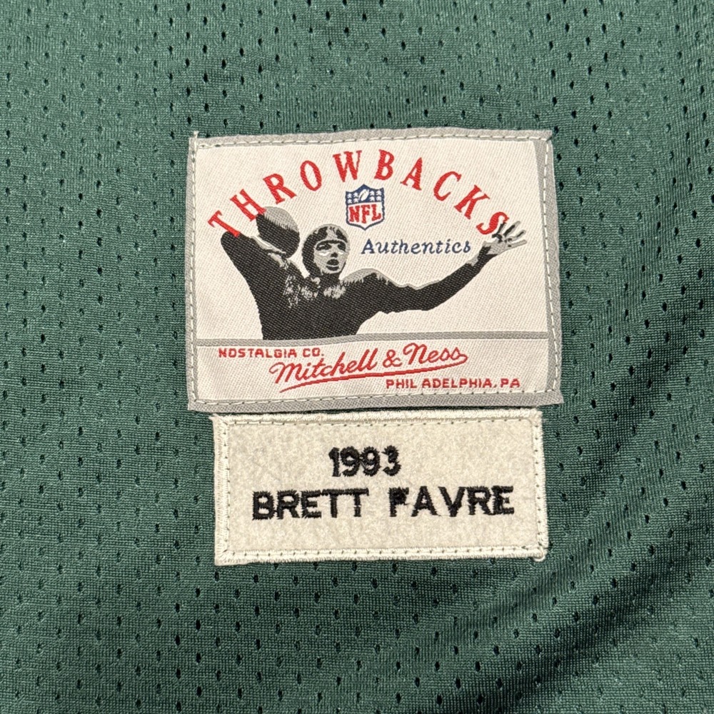 Mitchell & Ness Green Bay Packers Brett Favre #4 Throwback 1993 Jersey Size 54 - Picture 4 of 9